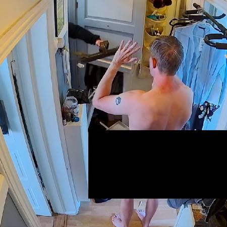 Nøgen Lars Andersen anholdt af politiet